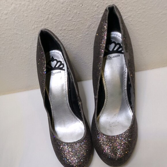 Fergalicious Women's Size 7 Sparkly 4" Heels Good Condition with Minor Wear - Picture 7 of 11